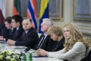 Inese Lībiņa-Egnere sarunā ar Petro Porošenko uzsver atbalstu Ukrainai; sankcijas pret Krieviju jāsaglabā