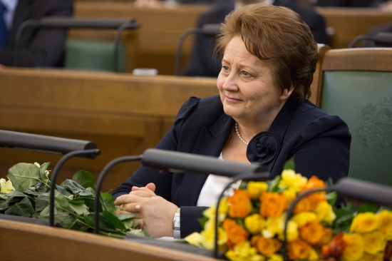 Māra Kučinska valdības apstiprināšana Saeimas ārkārtas sēdē