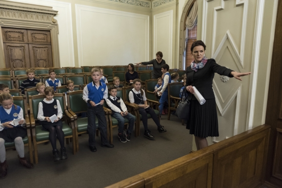 Rīgas Purvciema vidusskolas 3.a klase apmeklē Saeimu skolu programmas "Iepazīsti Saeimu" ietvaros