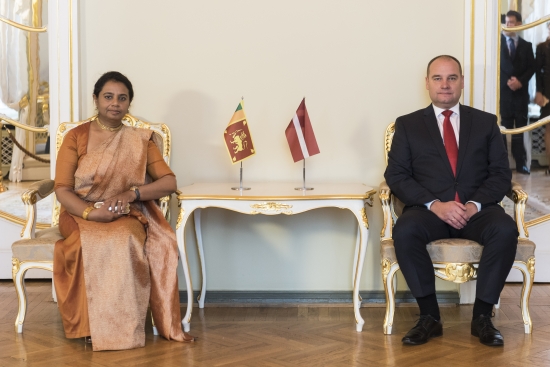 Saeimas priekšsēdētājas biedrs Gundars Daudze tiekas ar Šrilankas vēstnieci