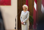 Ināra Mūrniece aicina godāt Latvijas parlamentārisma tradīcijas un Satversmi