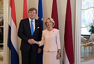 La Présidente de la Saeima souhaite au roi des Pays-Bas la bienvenue à la Saeima