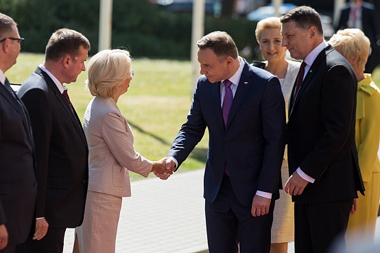 Saeimas priekšsēdētāja piedalās Polijas prezidenta oficiālajā sagaidīšanas ceremonijā