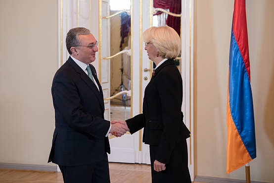 Saeimas priekšsēdētāja Ināra Mūrniece tiekas ar Armēnijas Republikas ārlietu ministru