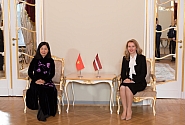 Inese Lībiņa-Egnere ar Vjetnamas vēstnieci pārrunā ekonomiskās sadarbības stiprināšanas iespējas