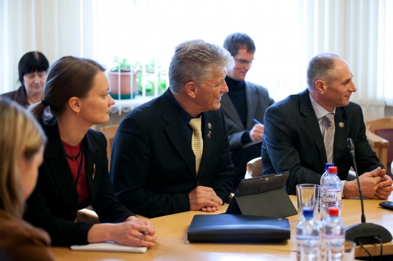 Saeimas deputāti tiekas ar Igaunijas aizsardzības ministru 