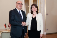 Inga Bite ar Bulgārijas vēstnieku pārrunā valstu sadarbību Eiropas Savienībā