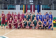 Latvijas parlamentāriešu komanda izšķirošajā cīņā par Baltijas Asamblejas ceļojošo kausu basketbolā piekāpjas Lietuvas komandai
