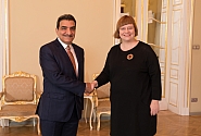 Inese Voika ar Kataras vēstnieku pārrunā ekonomiskās sadarbības stiprināšanas iespējas, tostarp 5G tehnoloģiju jomā