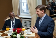 Andrejs Klementjevs ar Angolas vēstnieku pārrunā iespējas veicināt sadarbību augstākajā izglītībā