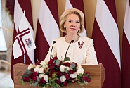 Saeimas priekšsēdētāja: uzticība Latvijas valstij vienmēr ir ļāvusi mums pārvarēt  vissmagākos laikus